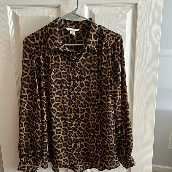 Tops - H&M long sleeved cheetah print